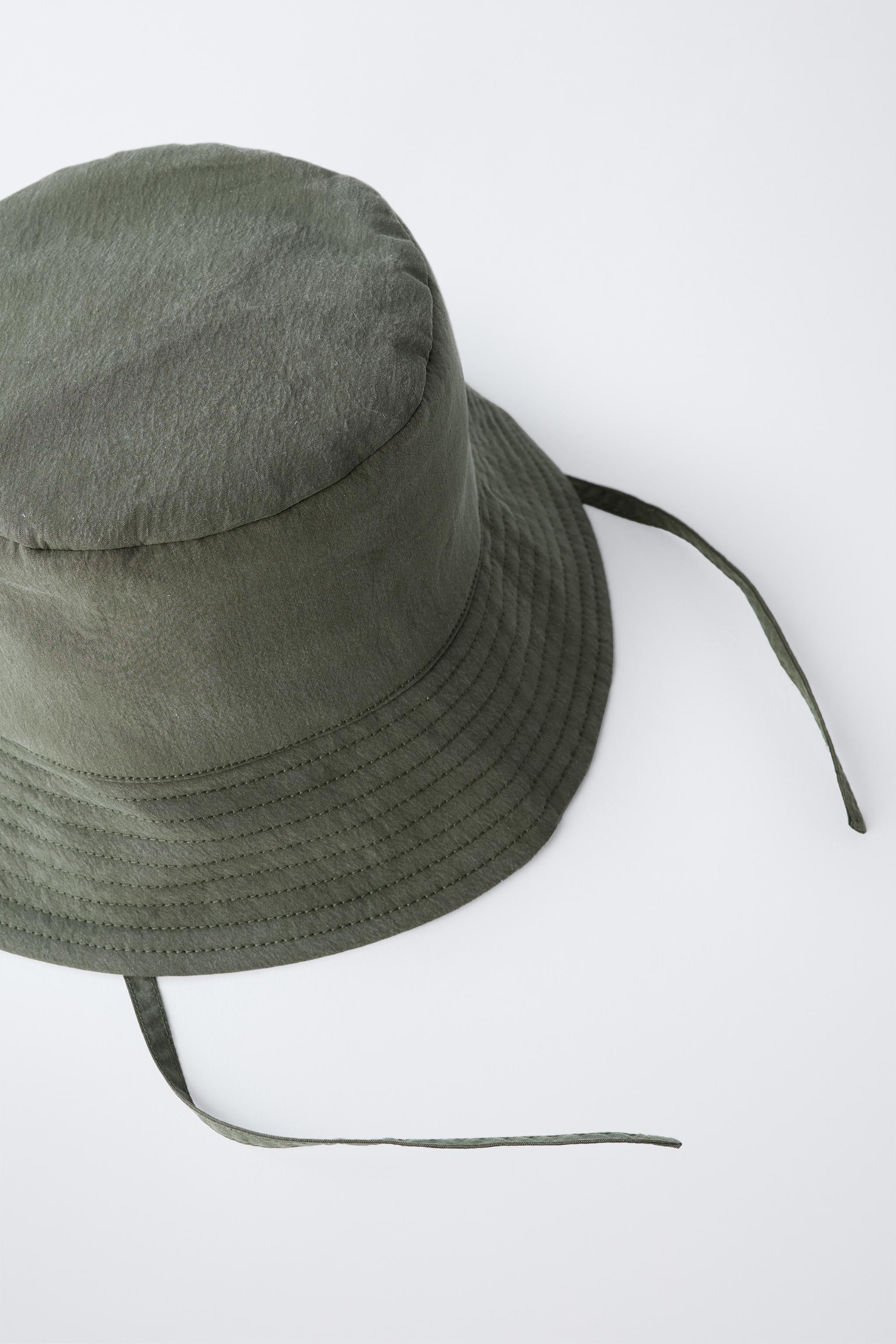 FLEECE AND CORDUROY BUCKET HAT